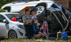 Dans les décombres après le passage du typhon Kalmaegi, à Liloan, dans la province de Cebu, aux Philippines, le 6 novembre 2025 ( AFP / Jam STA ROSA )