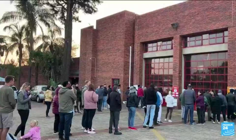 Législatives en Afrique du Sud : décompte en cours, suspense pour l'ANC