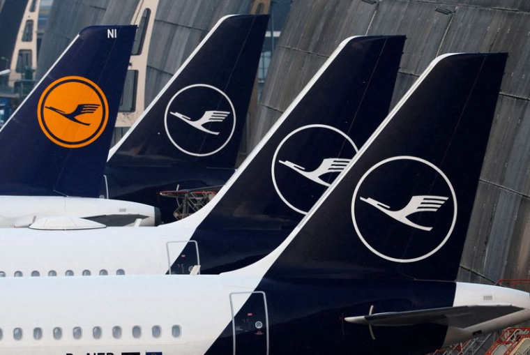 Avions de la Lufthansa à l'aéroport de Francfort, en Allemagne