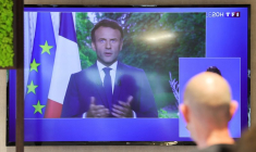 MACRON EXHORTE L'OPPOSITION À BÂTIR DES COMPROMIS NOUVEAUX