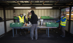 ( AFP / LIONEL BONAVENTURE )