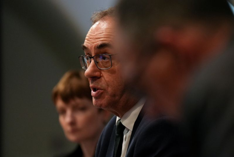 Le gouverneur de la Banque d'Angleterre Andrew Bailey s'exprime lors de la conférence de presse sur le Rapport de politique monétaire à Londres