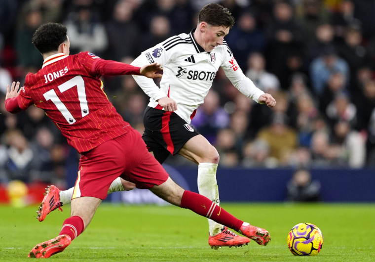 Liverpool et Arsenal à l’arrêt, Newcastle roule sur Leicester