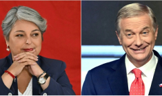 Cette combinaison d'images créée le 8 décembre 2025 montre la candidate présidentielle chilienne de gauche Jeannette Jara (à gauche) lors d'un événement avec des femmes à la commune de La Pintana à Santiago, le 17 novembre 2025, et Jose Antonio Kast, du parti ultraconservateur Parti Républicain, prononçant un discours après les premiers résultats des sondages à la sortie des urnes des élections générales à Santiago, le 16 novembre 2025 ( AFP / MARVIN RECINOS )