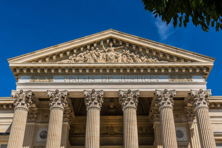 Si vous n’obtenez pas le remboursement d’un débiteur, vous pouvez obtenir une hypothèque judiciaire crédit photo : Kiev.Victor/Shutterstock / Kiev.Victor