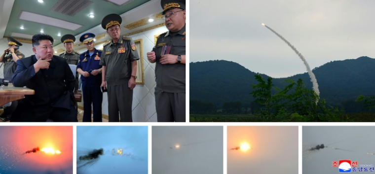 Images de l'agence officielle nord-coréenne KCNA prises le 23 août 2025 montrant le test de missiles anti-aériens, supervisé par Kim Jong Un ( KCNA VIA KNS / STR )