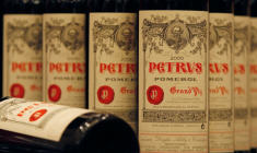 UNE BOUTEILLE DE PETRUS REVENUE DE L'ESPACE ESTIMÉE À UN MILLION DE DOLLARS PAR CHRISTIE'S