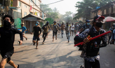 NOUVEAUX HEURTS EN BIRMANIE, UN MANIFESTANT TUÉ, RAPPORTE LA PRESSE LOCALE