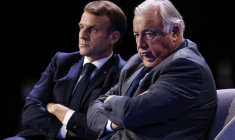 Emmanuel Macron et Gérard Larcher, en juin 2021, à Paris ( AFP / LUDOVIC MARIN )