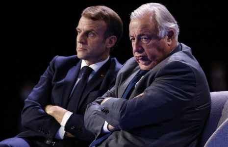 Emmanuel Macron et Gérard Larcher, en juin 2021, à Paris ( AFP / LUDOVIC MARIN )