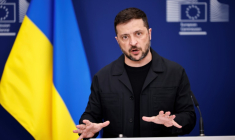 Le président ukrainien Volodymyr Zelensky lors d'une conférence de presse conjointe à Bruxelles, le 17 août 2025  ( AFP / Simon Wohlfahrt )