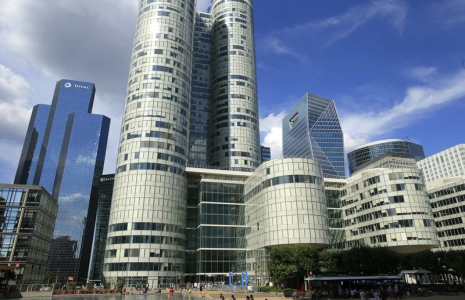 Vue du complexe de bureaux Cœur Défense à La Défense, le quartier financier et d'affaires à l'ouest de Paris