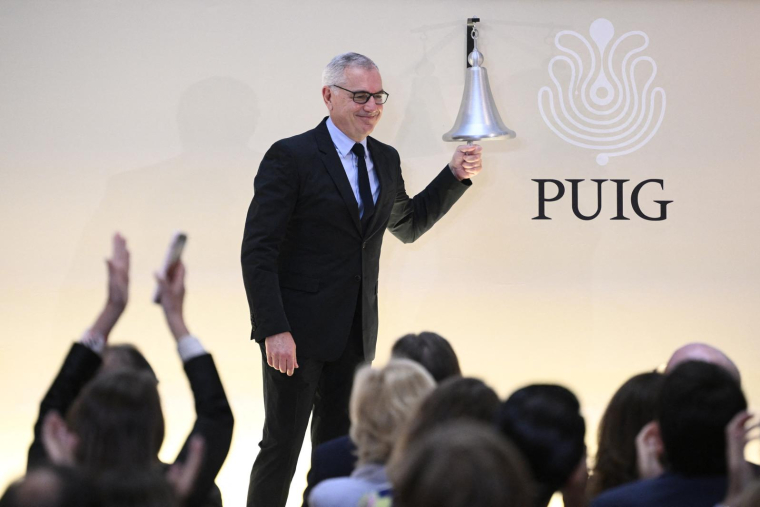 Le PDG de Puig, Marc Puig, lors de l'entrée en Bourse de la compagnie le 3 mai 2024 à Barcelone.  ( AFP / JOSEP LAGO )