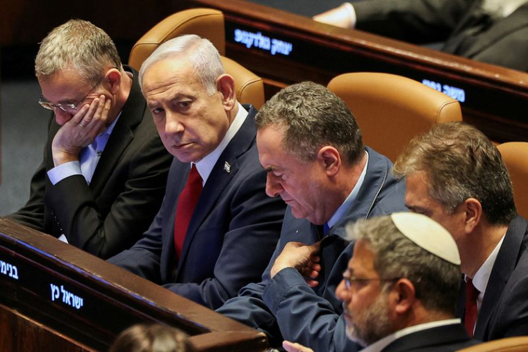 Le Premier ministre israélien Benjamin Netanyahu assiste à une discussion en séance plénière à la Knesset, le parlement israélien, à Jérusalem