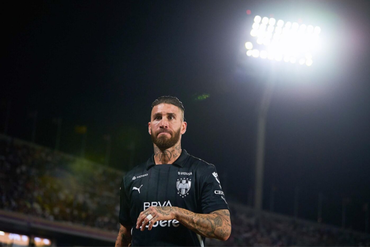 Un gardien argentin montre son postérieur à Sergio Ramos