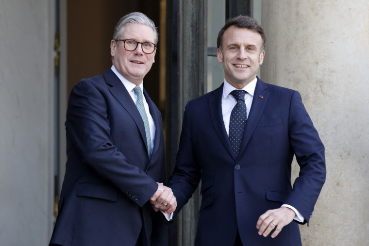 Le président français Emmanuel Macron et le Premier ministre britannique Keir Starmer à Paris le 17 février 2025. ( AFP / LUDOVIC MARIN )