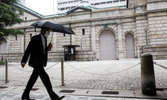 LES PERSPECTIVES DE PRIX DE LA BOJ BROUILLÉES PAR LA HAUSSE DES MATIÈRES PREMIÈRES ET UNE CONSOMMATION FAIBLE