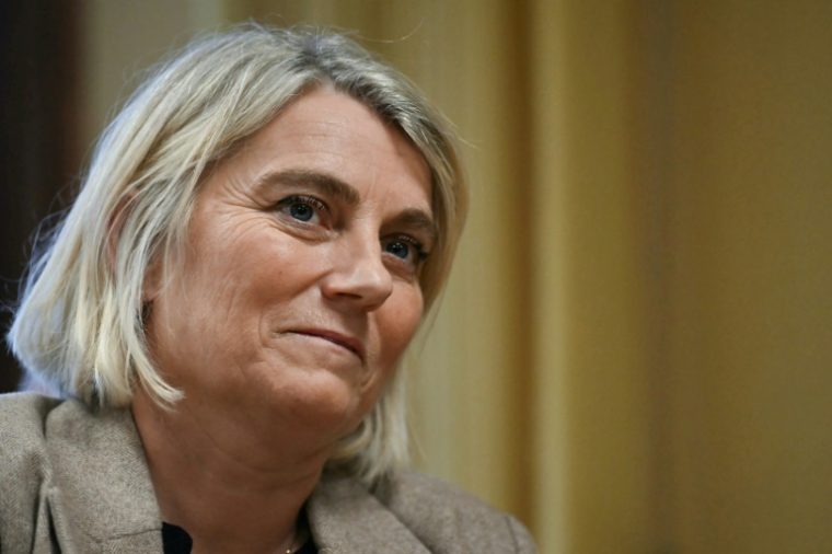 La ministre de la Santé Stéphanie Rist, le 30 octobre 2025, à Carentan, dans la Manche ( POOL / LOU BENOIST )