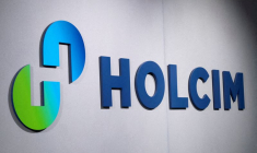 Le logo du cimentier suisse Holcim est vu à Zug, en Suisse