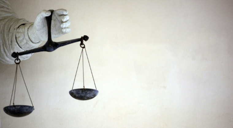Accusé d'avoir infligé à sa compagne sept ans de sévices, dont des viols accompagnés d'actes de torture, un homme de 51 ans comparaît à partir de lundi devant la cour d'assises de Digne-les-Bains où il encourt la réclusion criminelle à perpétuité ( AFP / Damien MEYER )