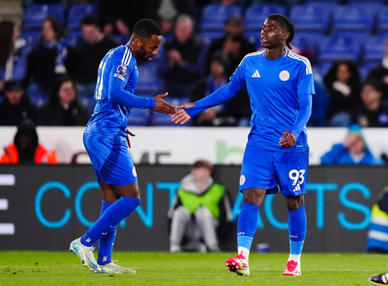 Leicester : un joueur si jeune qu’il doit porter un maillot sans sponsor