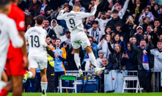 Le Real Madrid de Kylian Mbappé bat Seville et double Barcelone