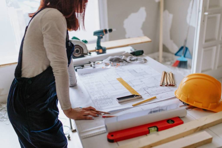 iStock-PhotoAttractive