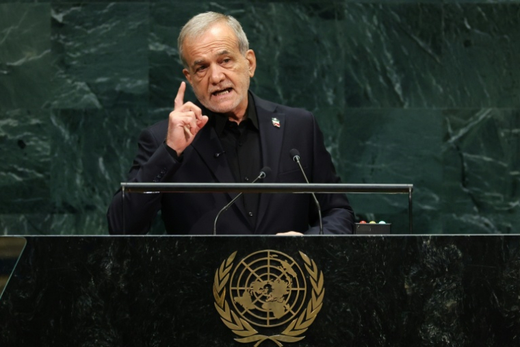 Le président iranien Massoud Pezeshkian aux Nations Unies à New York, le 23 septembre 2026 ( AFP / TIMOTHY A. CLARY )