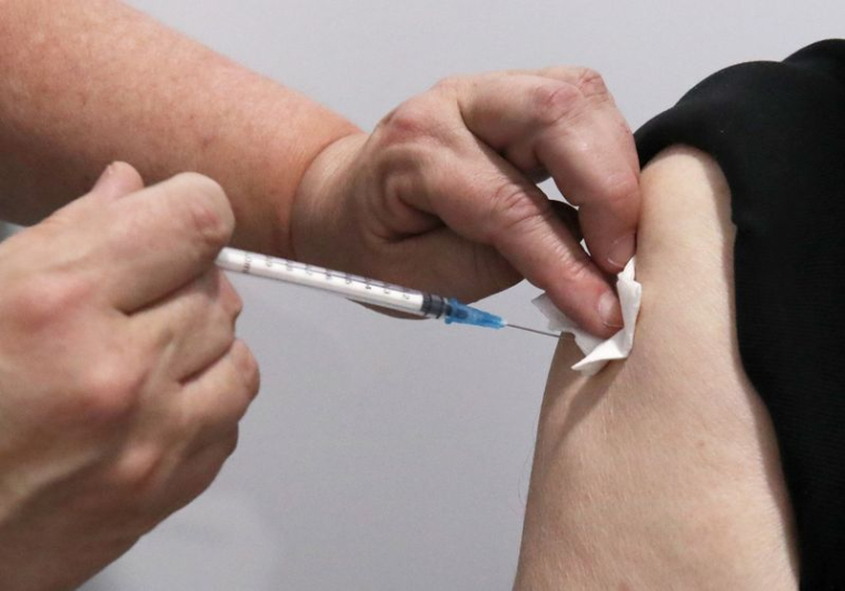 CORONAVIRUS: L'UNIVERSITÉ D'OXFORD SUSPEND UN ESSAI DU VACCIN ASTRAZENECA CHEZ LES ENFANTS