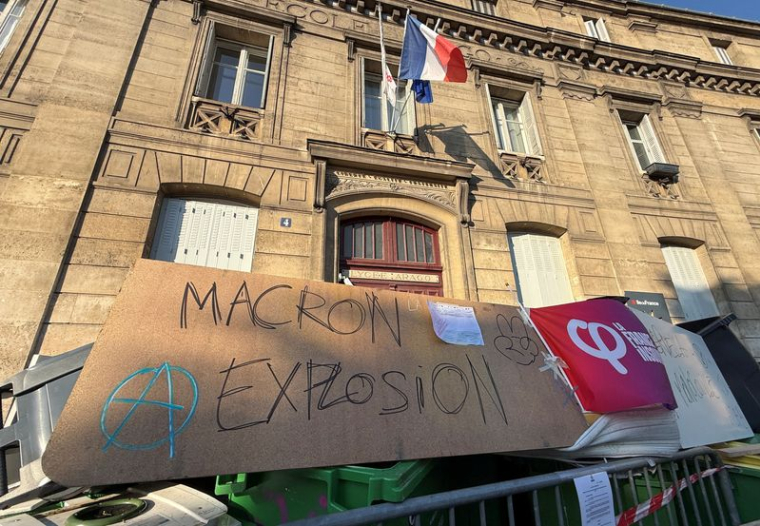 Des lycéens français manifestent à Paris
