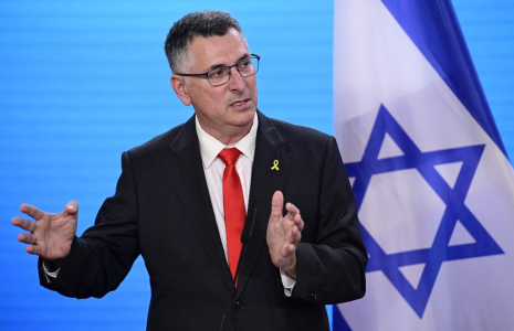 Gideon Saar à Berlin, en Allemagne, le 5 juin 2025. ( AFP / JOHN MACDOUGALL )