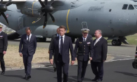 Macron arrive au salon du Bourget