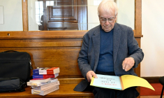 Jacques Boncompain, président de l'Association pour défendre la mémoire du Maréchal Pétain (ADMP) lors de son procès devant le tribunal correctionnel de Verdun, le 4 mars 2026 dans la Meuse ( AFP / Jean-Christophe VERHAEGEN )