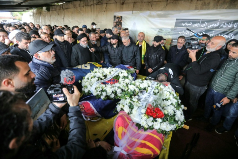 Les funérailles des trois journalistes libanais, le 29 mars 2026 dans la banlieue sud de Beyrouth, tués la veille dans une frappe israélienne sur le sud du Liban ( AFP / ibrahim AMRO )