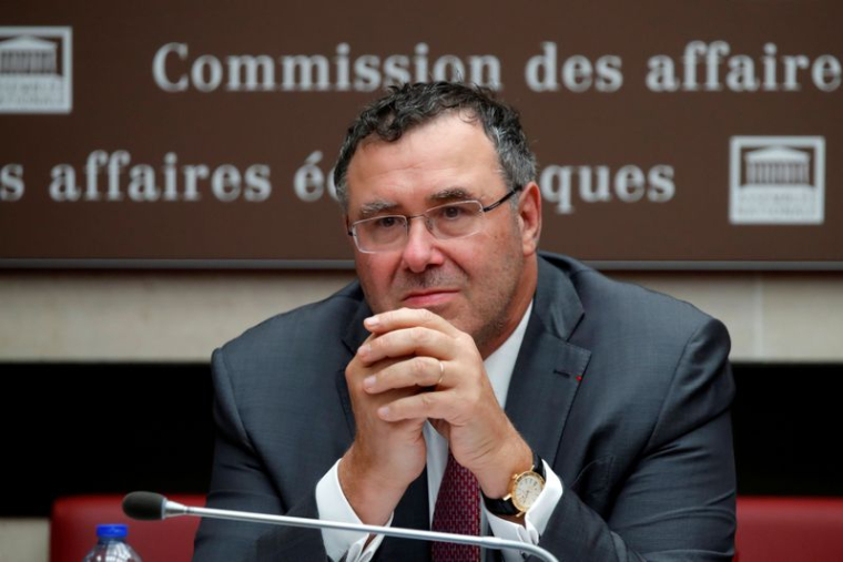 PÉTROLE: LE PDG DE TOTAL NE VOIT PAS LES COURS RESTER À 70 DOLLARS