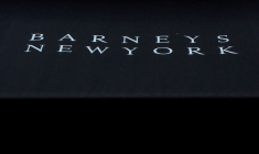 BARNEYS NEW YORK EXPLORE SES OPTIONS, ENVISAGE UNE FAILLITE