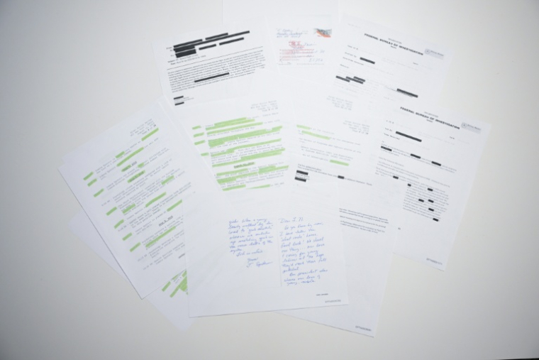 Un nouveau lot de documents publiés mardi par le gouvernement américain concernant l'affaire Epstein, le 23 décembre 2025 à Washington ( AFP / STAFF )