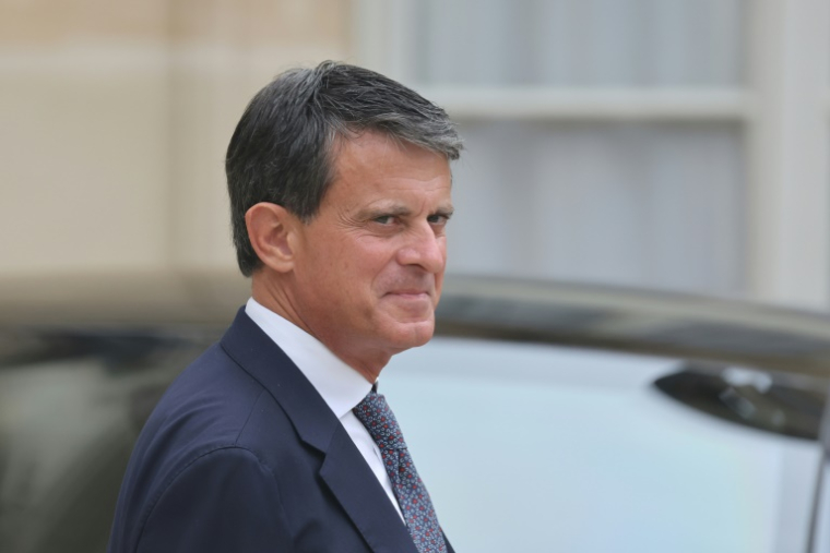 Le ministre français des Outre-mer Manuel Valls quitte le palais de l'Elysée à Paris, le 3 septembre 2025 ( AFP / Ludovic MARIN )