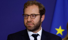 Antoine Armand, nouveau ministre de l'Économie, des Finances et de l'Industrie, lors de la cérémonie de passation de pouvoir