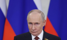 Le président russe Vladimir Poutine à Moscou le 9 mai 2026 ( POOL / MAXIM SHIPENKOV )