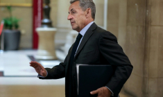 Nicolas Sarkozy à la cour d'appel de Paris le 6 mai 2026 lors du procès en appel sur les soupçons de financement libyen de sa campagne présidentielle de 2007 ( AFP / Thomas SAMSON )