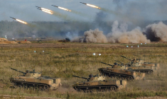 Photo diffusée par le ministère russe de la Défense, le 13 septembre 2021, montrant des exercices militaires conjoints Zapad-2021 des forces armées russes et du Bélarus sur la base militaire de Mulino dans la région de Nijni Novgorod, en Russie ( Ministère russe de la Défense / Handout )