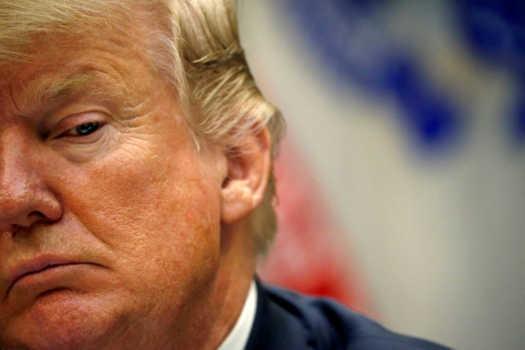 TRUMP MENACE DE TAXER LES VOITURES EUROPÉENNES IMPORTÉES AUX USA