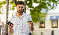 (Le dysfonctionnement ou le blocage de votre carte bancaire est pénalisant : la recherche des causes pourra vous aider à trouver une solution - Crédit photo : Adobe Stock)