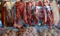 Des pièces de viande sur l'étal d'une boucherie à Brasilia, le 3 septembre 2026 au Brésil ( AFP / Evaristo Sa )