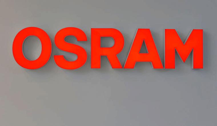 LE PREMIER ACTIONNAIRE D'OSRAM REJETTE L'OFFRE DE BAIN ET CARLYLE