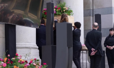 Cérémonie en hommage à Marjane Satrapi au Père-Lachaise à Paris