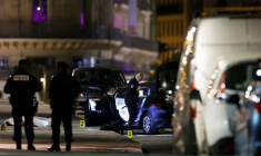 FRANCE: LA POLICE TIRE SUR UN VÉHICULE, DEUX MORTS
