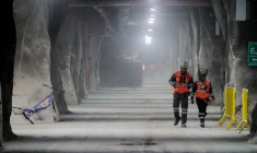 Des employés de Codelco, dans la mine de Chuquicamata, au Chili (illustration) ( AFP / GLENN ARCOS )
