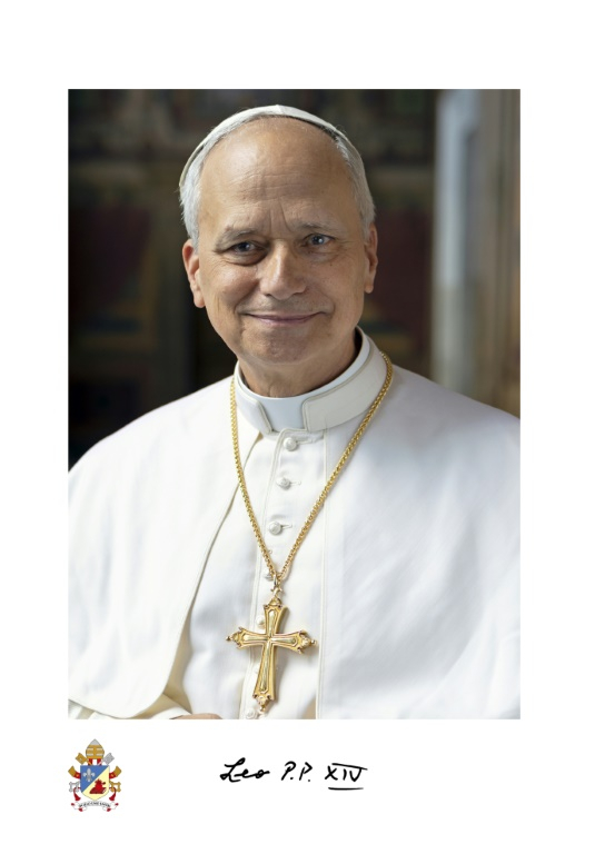 Photo prise et distribuée le 16 mai 2025 par les médias du Vatican montrant le portrait officiel du pape Léon XIV au Vatican ( VATICAN MEDIA / Handout )